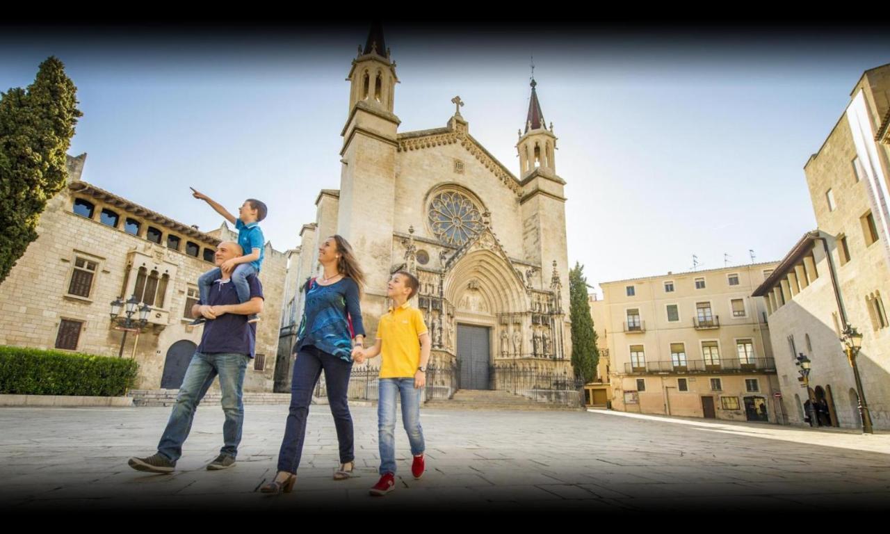 Tina De Vila, En La Capital Del Vino Vilafranca del Penedès Exterior foto